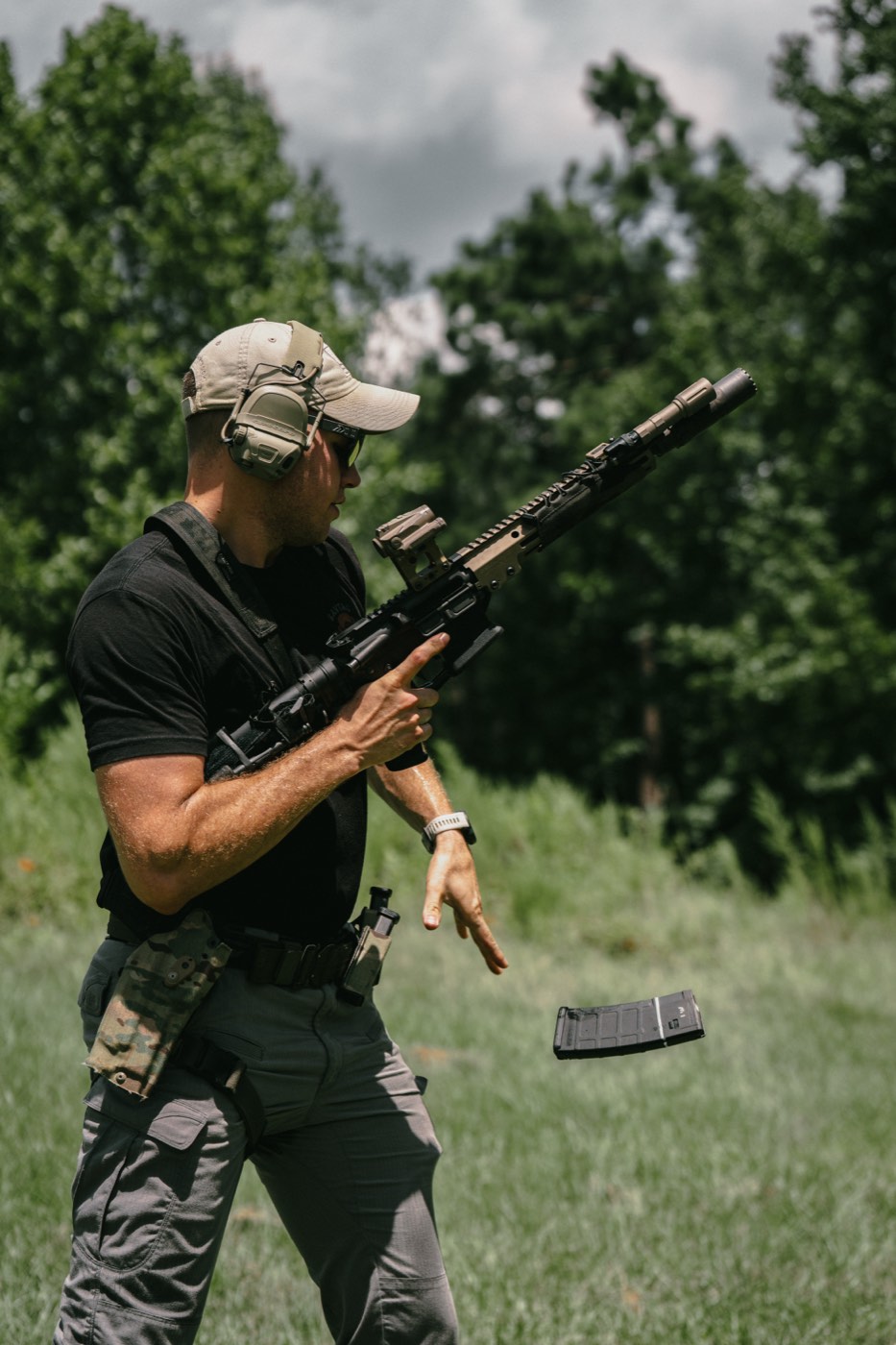 Magazine mid-air during a reload